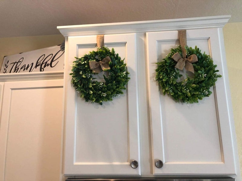 LSKYTOP 2 Pcs Boxwood Wreath with Artificial Wreath Green Leaves Door Wall Window Decoration,11Inch/PC - Image 4